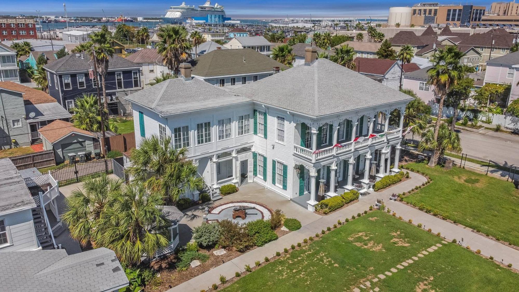 The George Manor Bed & Breakfast Galveston Exterior photo